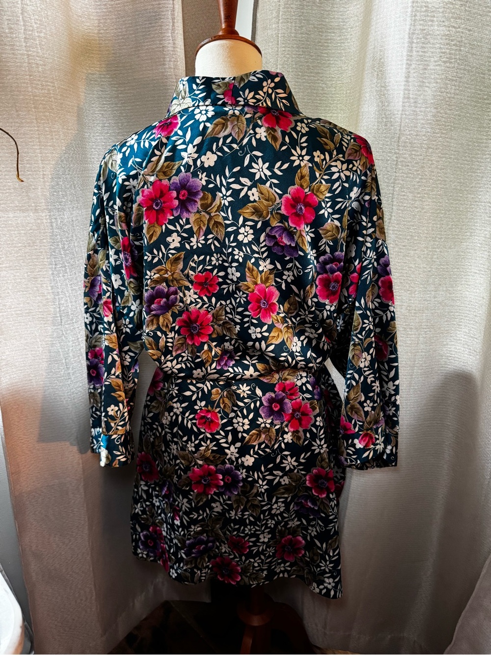 Vintage Teal Floral Satin Kimono Robe with Pink Accents - Picture 2 of 3